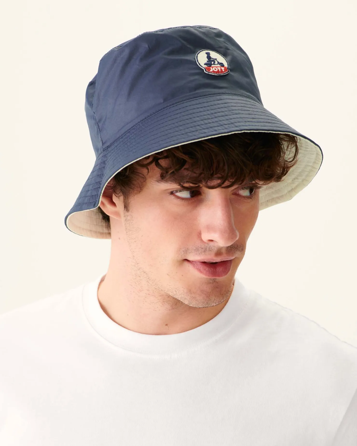 JOTT Two-Tone Reversible Bucket Hat Ecru Star 895 Off-White Hot